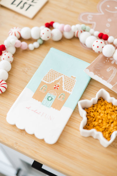 Gingerbread Scalloped Guest Napkin
