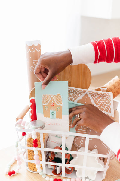 Gingerbread Scalloped Guest Napkin